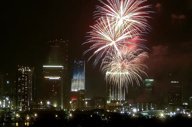 4th of July Fireworks explode over Downtown Miami