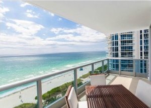 Miami Beach Vacation Rentals and Apartments: The Montecarlo