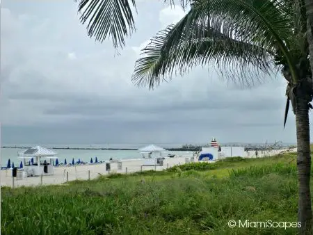 Views of the beach from Miami Beachwalk