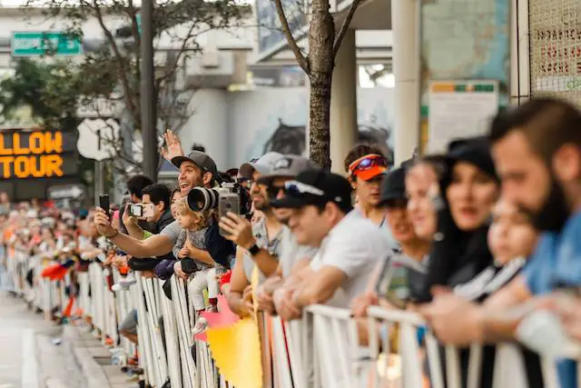 Miami Marathon Spectators Along The Race Course