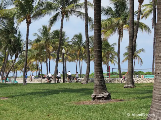 Bikng Promenade along Ocean Drive and the beach at Lummus Park