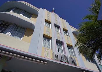 South Beach Hotels: Art Deco the Marlin